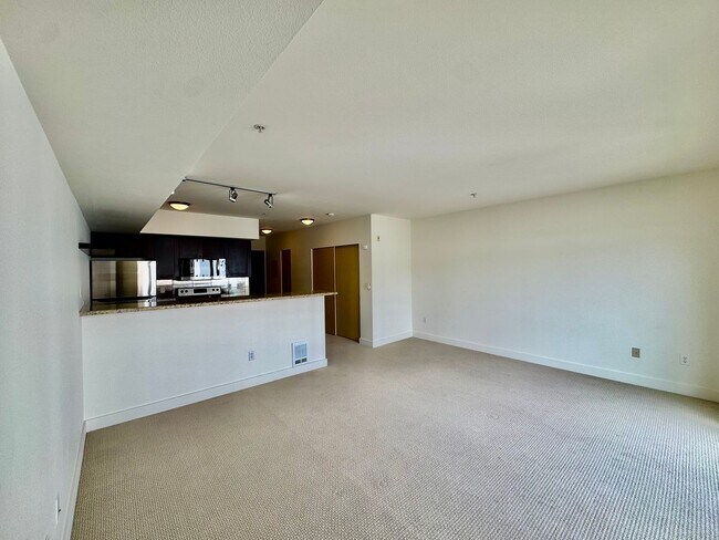 Building Photo - Renovated Studio in Capitol Hill with Rooftop City Views!!!!