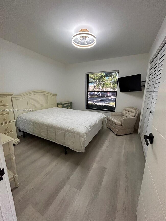 Building Photo - 200 Berkley Rd