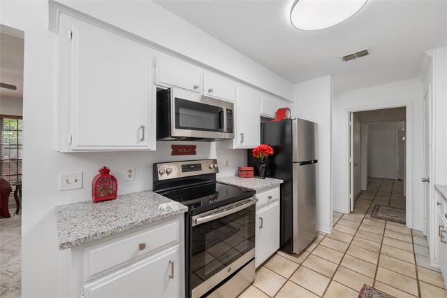 Building Photo - 2123 Mistletoe Ave