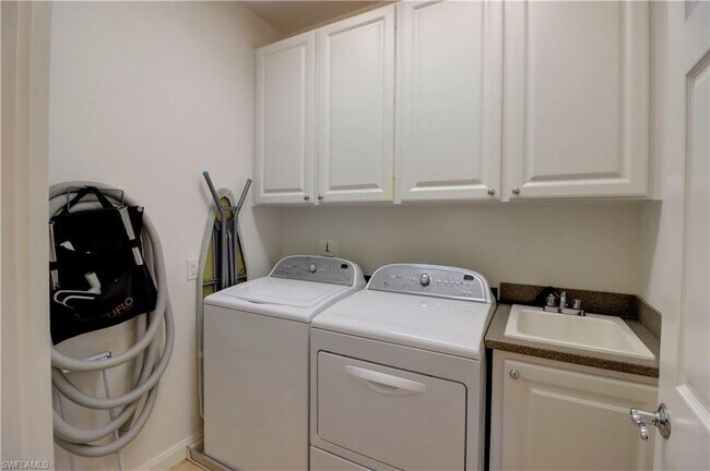 Building Photo - Furnished 3-Bedroom Single Family Home wit...