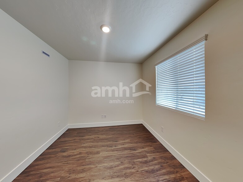 Building Photo - 9329 Wabash St