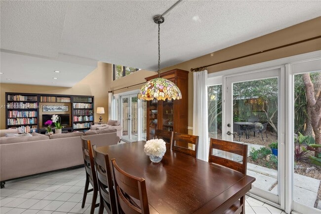 Building Photo - 9033 SW 78th Pl