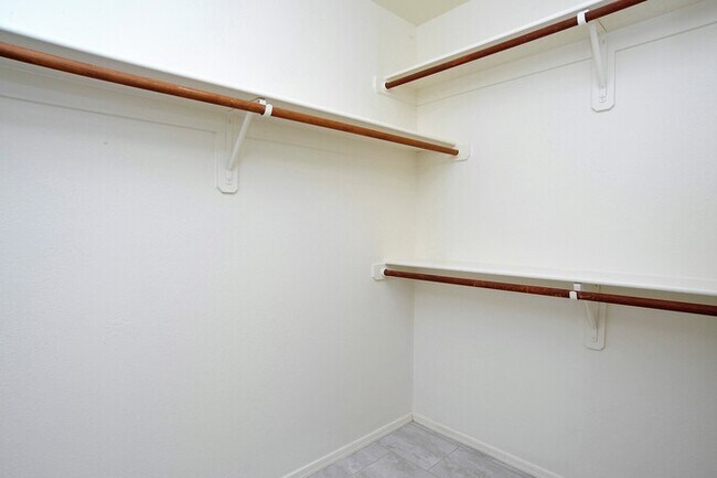 Building Photo - All tile 4 bedroom home in Oro Valley!