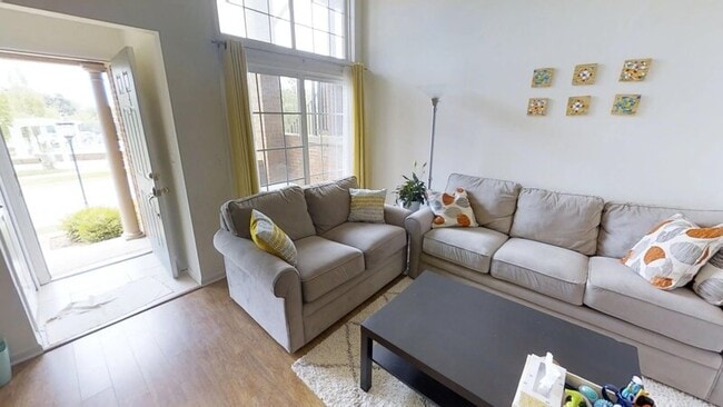 Building Photo - 2741 Barclay Way