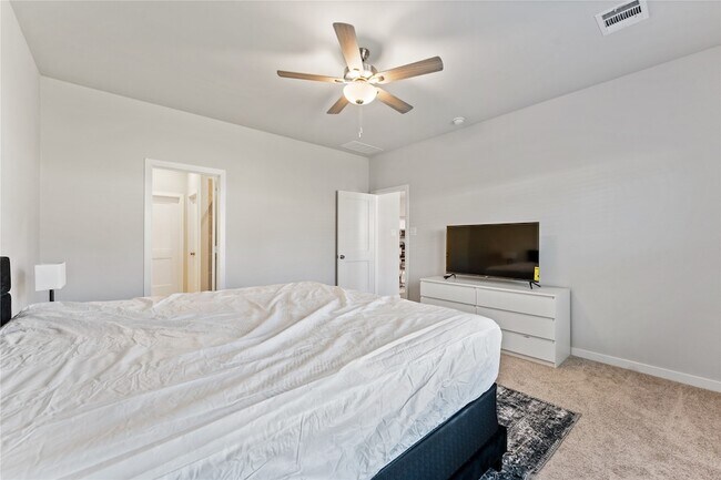 Building Photo - 16215 Globetrotter Ct