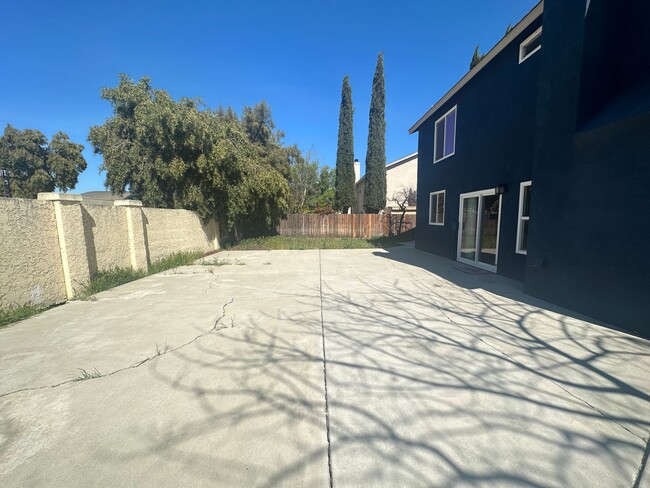 Building Photo - 1227 Kingfisher Dr