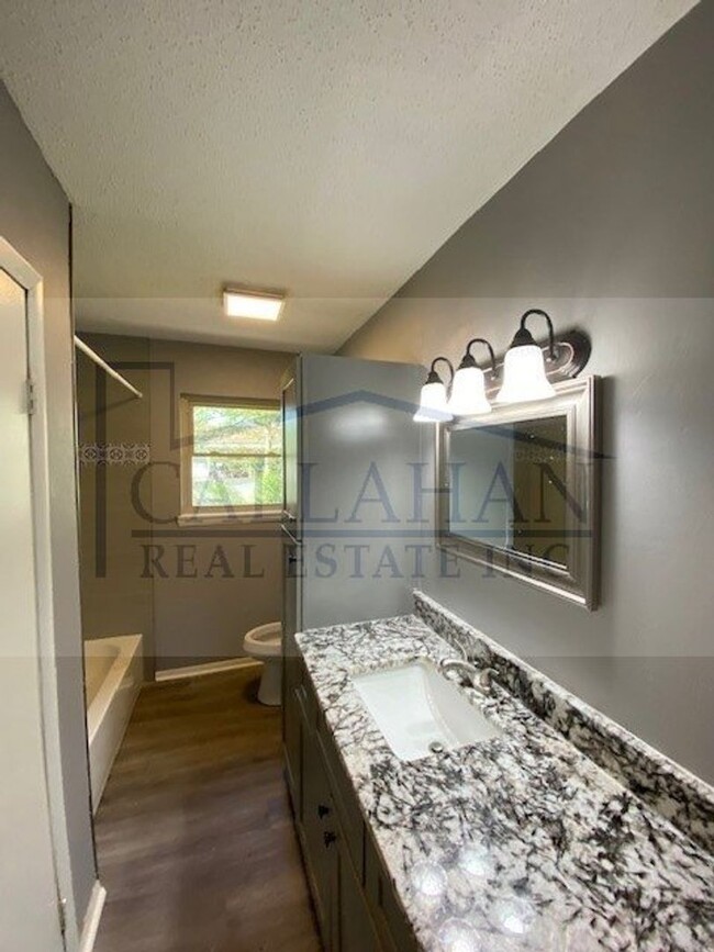 Building Photo - Updated Sherwood 3 Bedroom Home