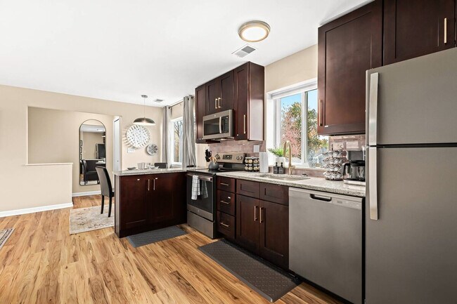 Building Photo - 18340 Mesle St