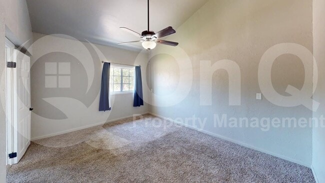 Building Photo - 3725 E Flower St
