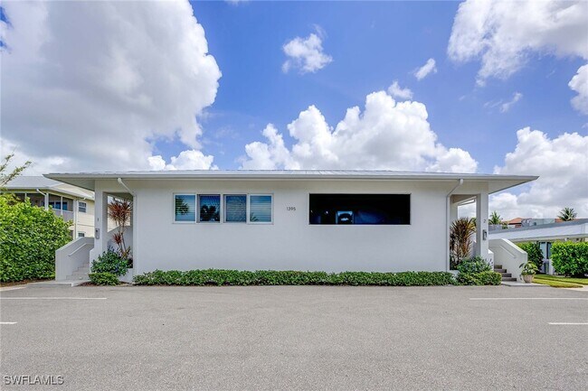 Building Photo - 1395 Curlew Ave