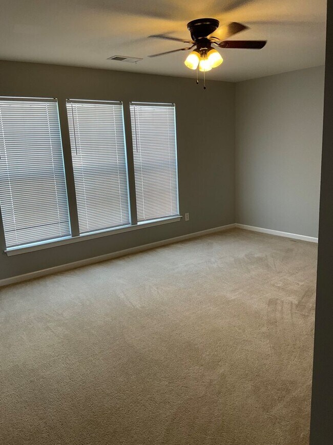 Building Photo - Beautiful 4BR Home In Bethesda Oaks !