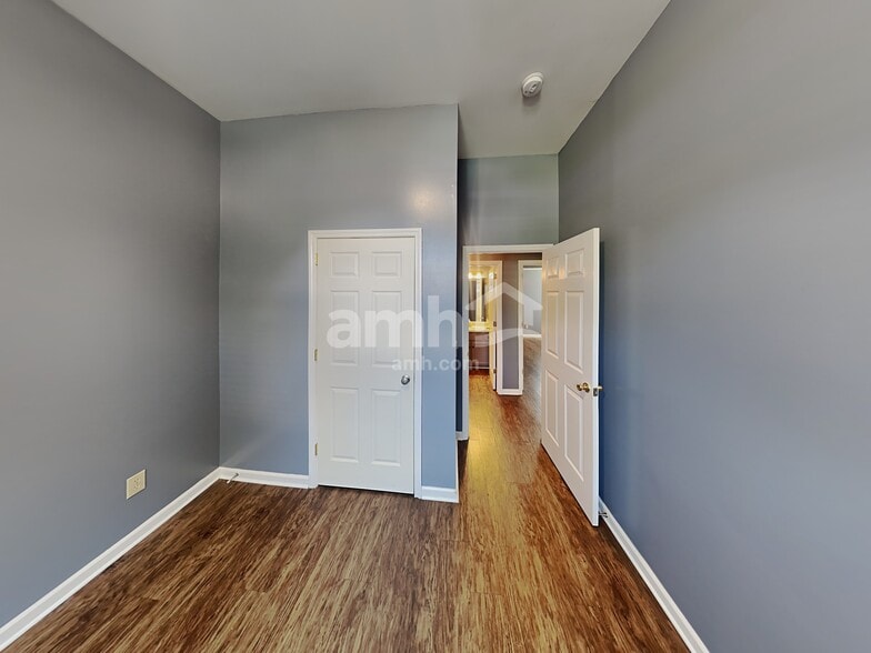 Building Photo - 104 Cascade Ln