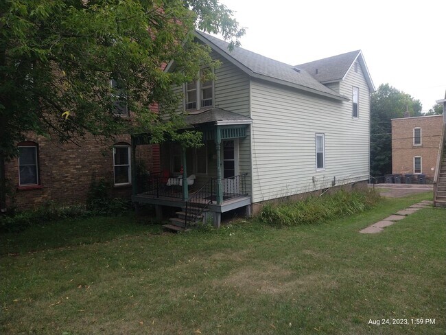 Primary Photo - Three Bedroom Single-Family Home Close To ...