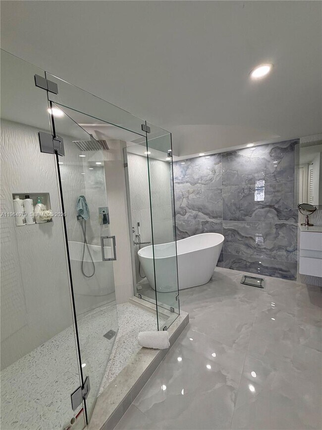 Building Photo - 1920 S Ocean Dr