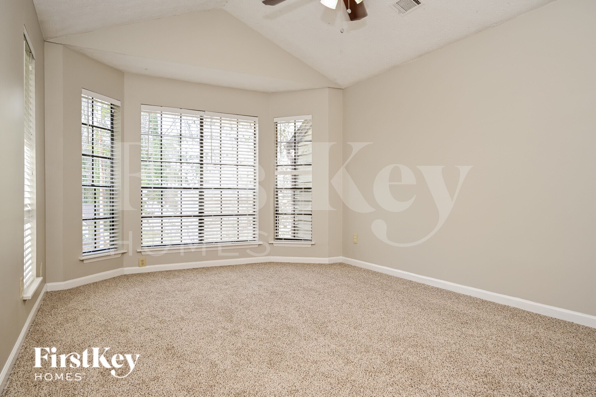 Building Photo - 5369 Biffle Ln