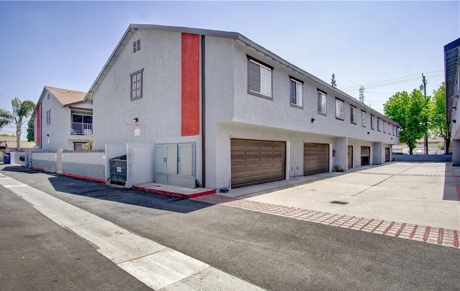 Building Photo - 7947 Garfield Ave