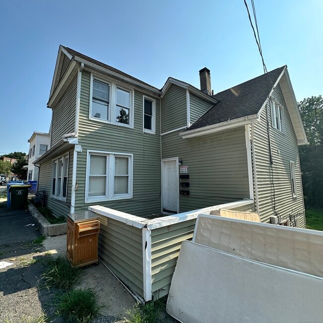 Building Photo - 27 Manhan St