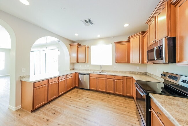 Building Photo - 12537 W Via Dona Rd