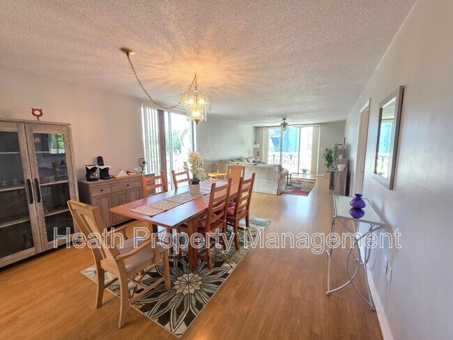 Building Photo - 1012 Pearce Dr