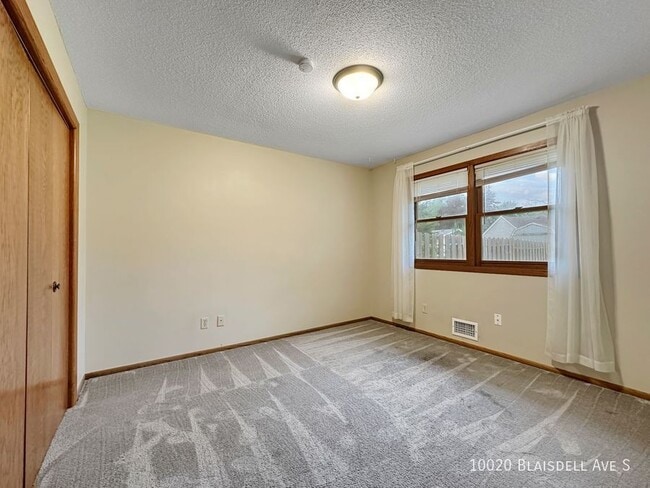 Building Photo - 10020 Blaisdell Ave S