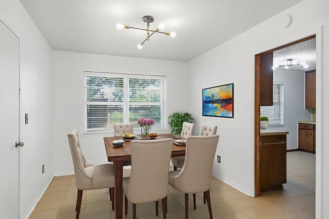 Building Photo - 609 Carlos G Parker Blvd NW