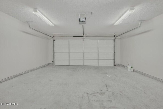 Building Photo - 12255 Via Del Rio