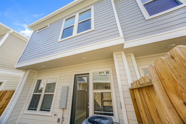 Building Photo - 5106 Royal Heath Dr