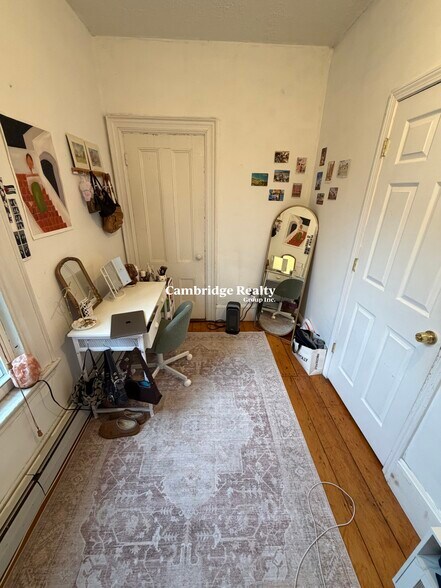 Building Photo - 44 Delle Ave