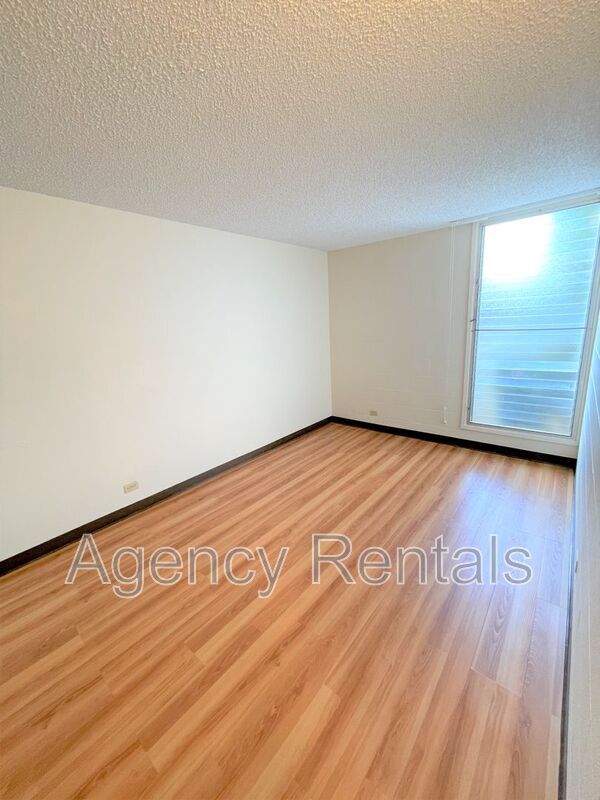 Building Photo - 1525 Kewalo St