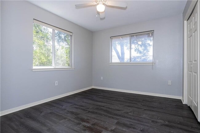 Building Photo - Stunning Renovation - New Hardwood flooring, tile in Kitchen. Granite countertops, breakfast bar