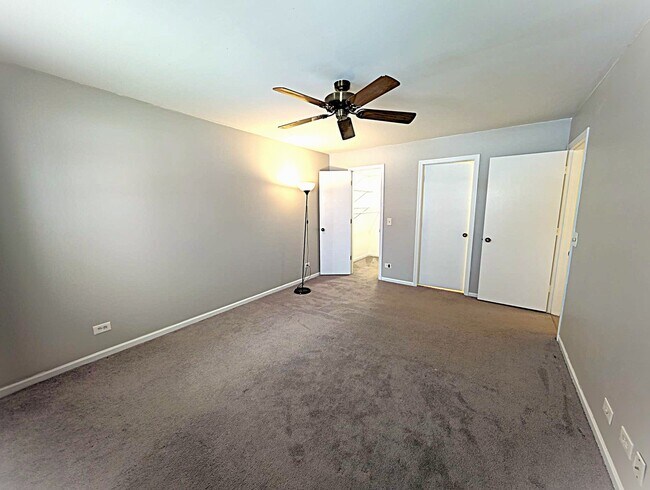 Building Photo - 205 Glasgow Ln