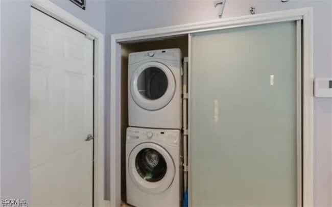 Building Photo - 4516 SW 21st Pl