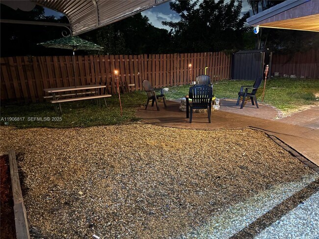 Building Photo - 117 NE 2nd Terrace