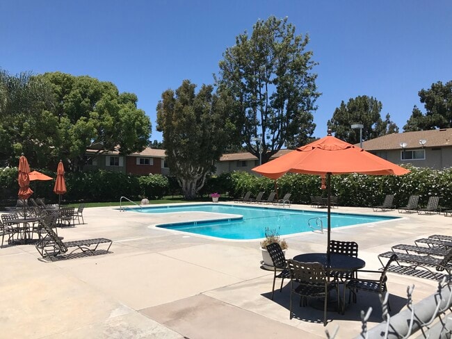 Building Photo - 9660 Durham Dr