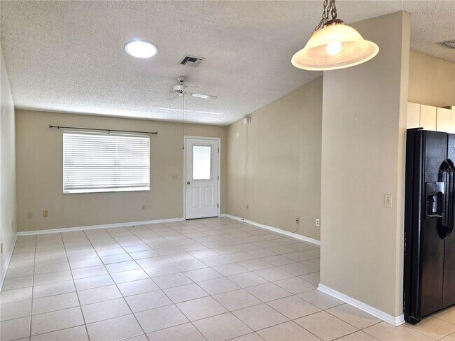 Building Photo - 739 Heathrow Ave