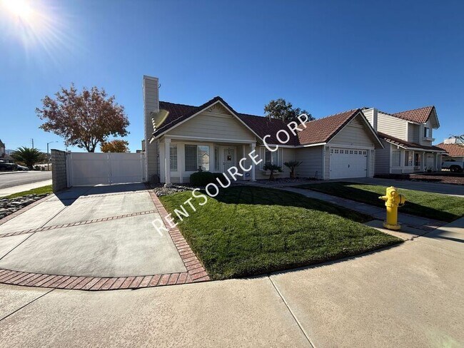 Building Photo - 1940 Simsburry St