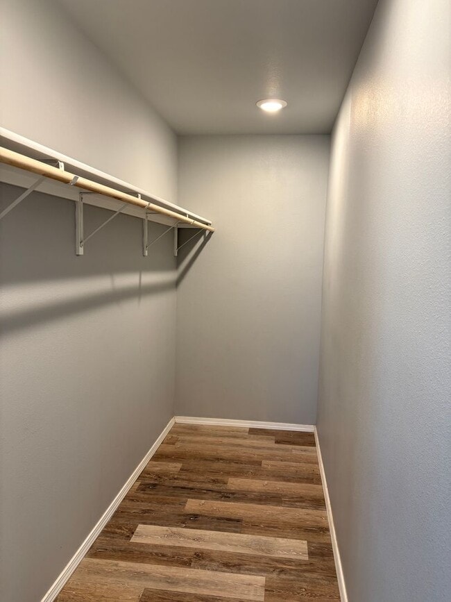 Building Photo - 1305 N Colton Ave