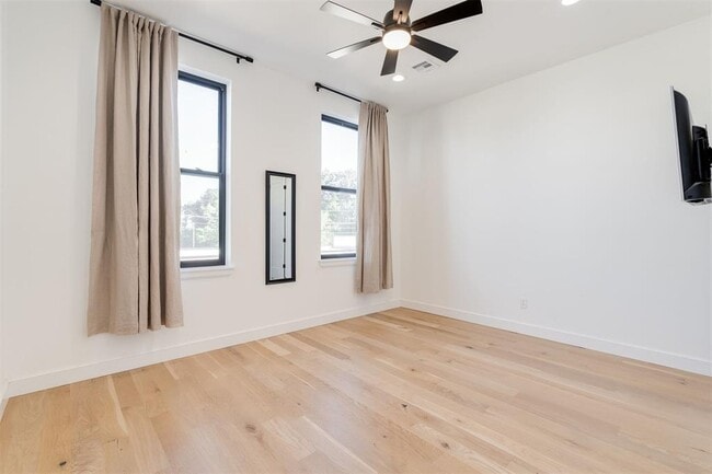 Building Photo - 827 NW 8th St