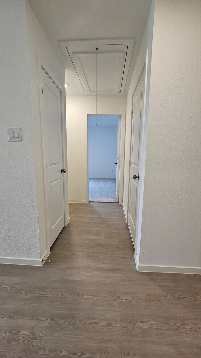 Building Photo - 6523 Water Oak Grn Ln