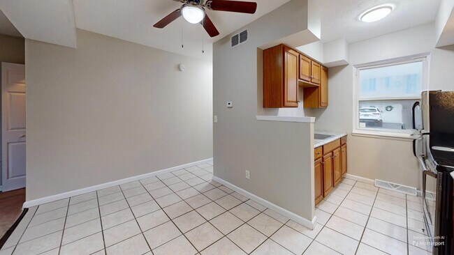 Building Photo - 630 Abbe Rd S