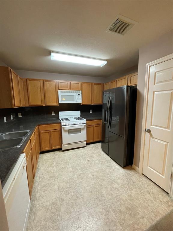 Building Photo - 16322 Bettong Ct