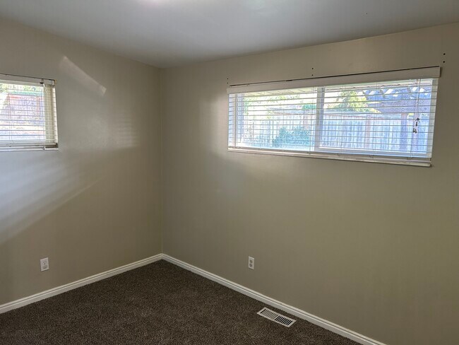 Building Photo - 2193 Penman Ln