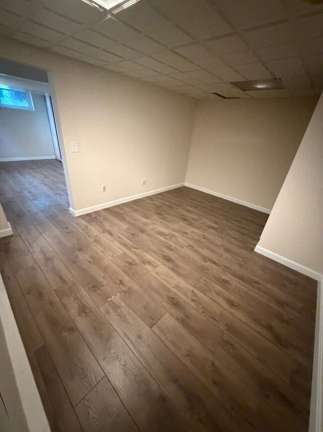 Building Photo - 23 Kern Dr