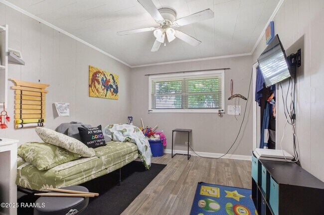 Building Photo - 681 Emar Dr