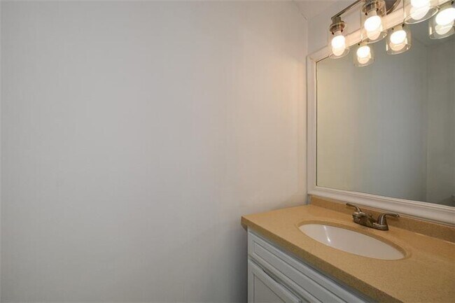 Building Photo - 160 Timber Creek Ln SW