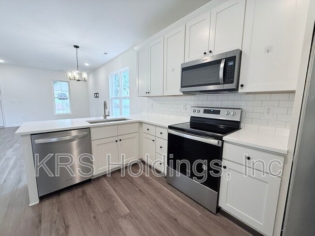 Building Photo - 1420 Maplewood Dr