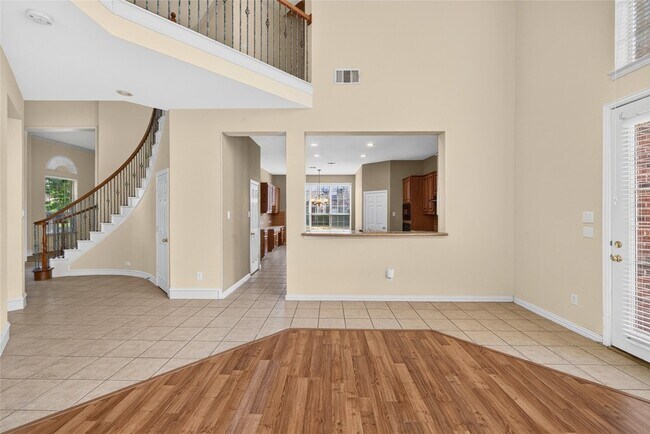 Building Photo - 8701 Mandevilla Dr
