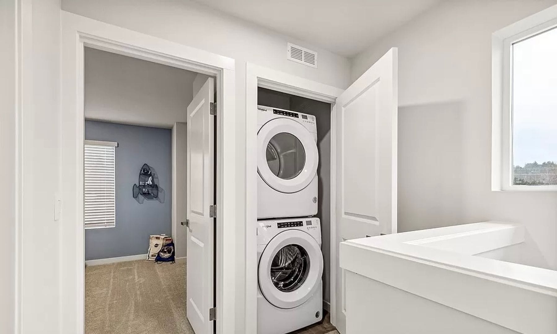 Building Photo - Brand New Townhome in Bothell