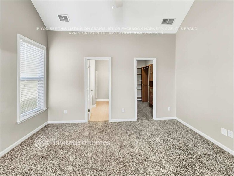 Building Photo - 5020 Fieldstone View Cir