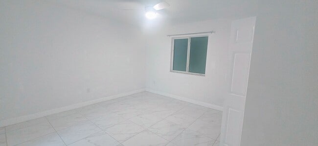 Building Photo - MUST SEE -2/2/1+OPEN DEN-DUPLEX IN GREENBR...